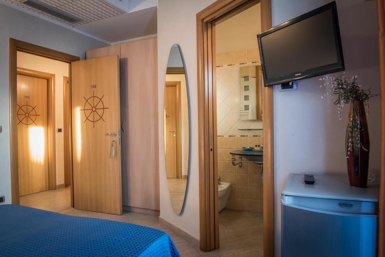 Hotel Mirage Torre Santa Sabina Room photo