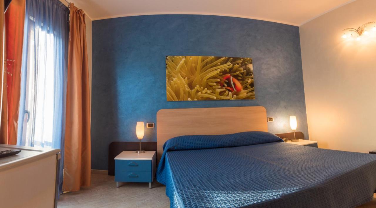 Hotel Mirage Torre Santa Sabina Room photo